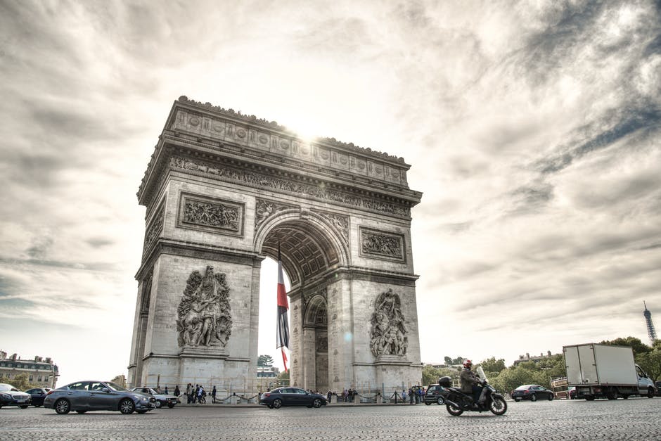 arc-de-triomph-scooter